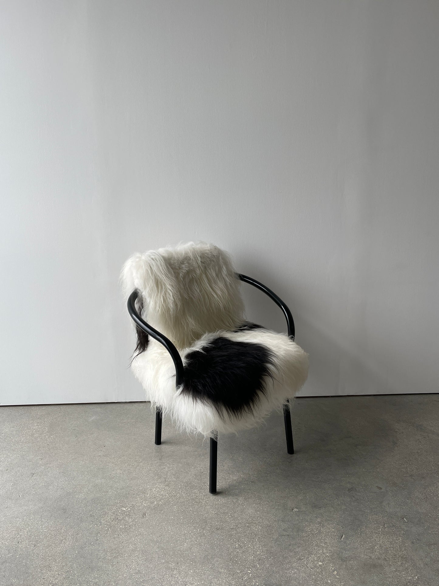 MANDARIN CHAIR IN ICELANDIC SHEEPSKIN